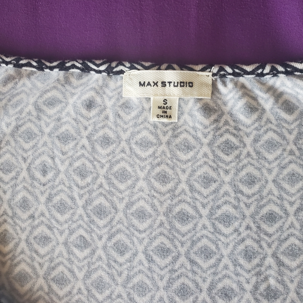 Women's Max Studio black white shorts romper size small, but can fit medium - Picture 4 of 7